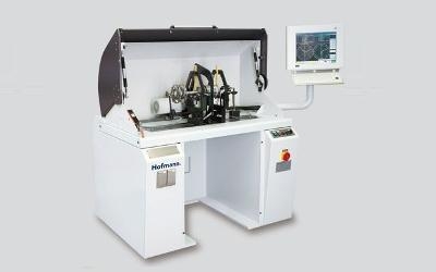 Dynamic balancing machine